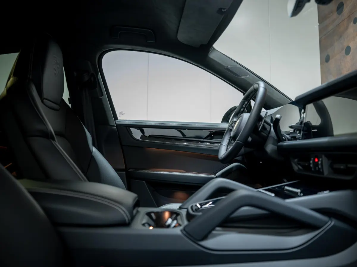 4.0 Turbo E-Hybrid GT | Achterasbest. | Burmester | 18-weg | HUD | 2+1 Achter |