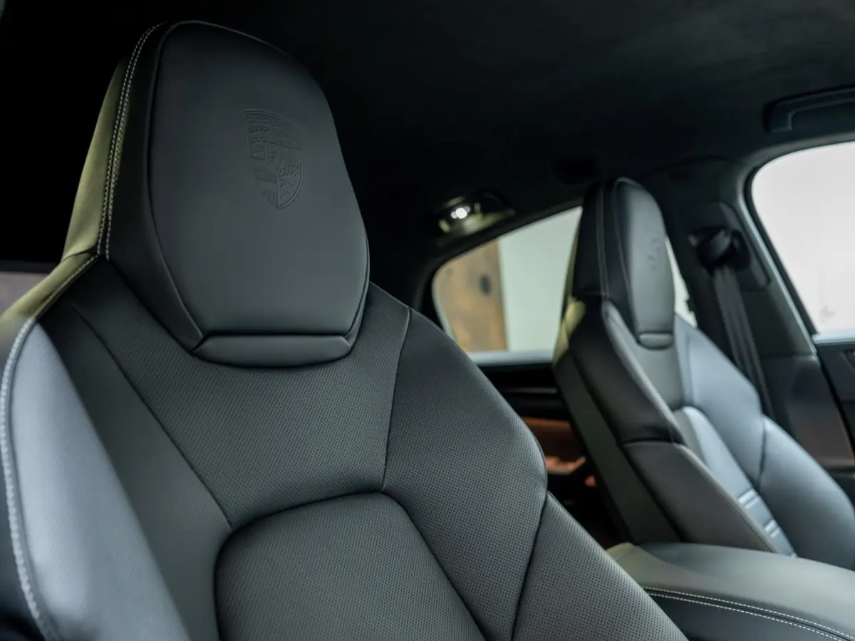 4.0 Turbo E-Hybrid GT | Achterasbest. | Burmester | 18-weg | HUD | 2+1 Achter |