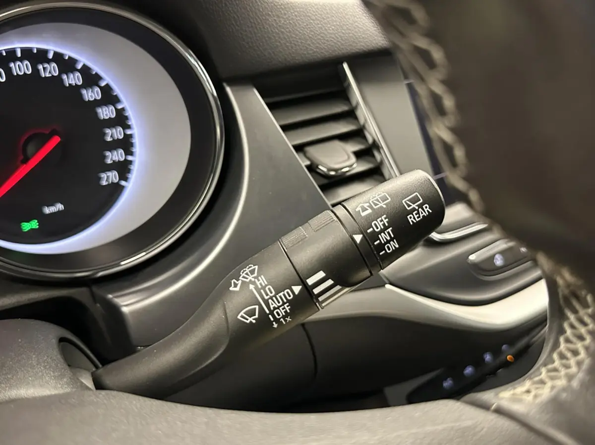 1.2 Edition LM CARPLAY CRUISE LED.