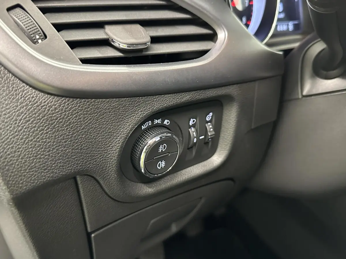 1.2 Edition LM CARPLAY CRUISE LED.