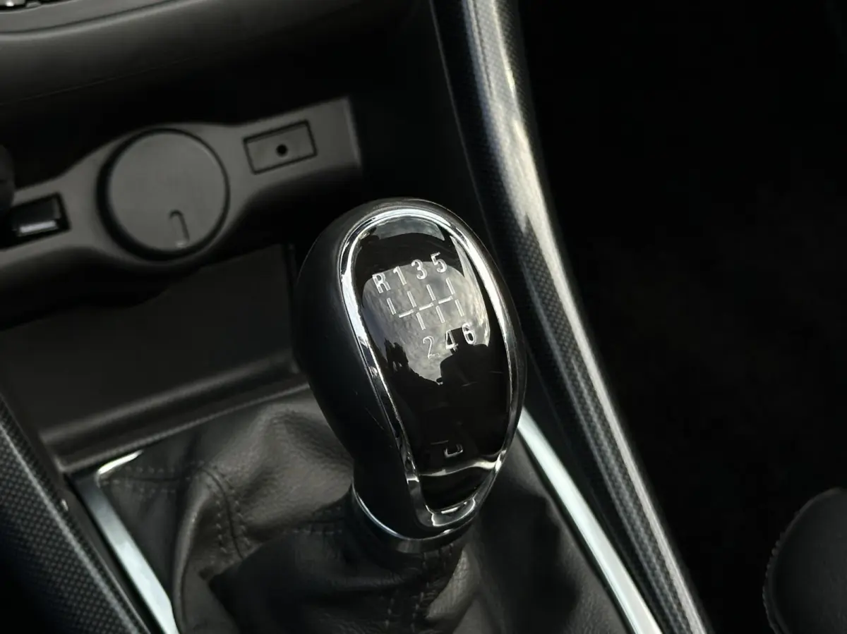 1.6 Turbo Innovation, NAZOMERKORTING, NL AUTO, NAP LOGISCH, LEDER, NAVIGATIE, CRUISE CONTROL, CLIMATE CONTROL, STOEL/STUURVERWARMING, PDC, LED, CAMERA, LICHTMETAAL 19"