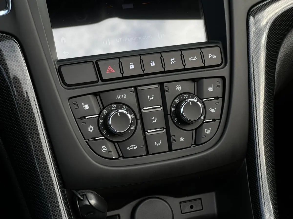 1.6 Turbo Innovation, NAZOMERKORTING, NL AUTO, NAP LOGISCH, LEDER, NAVIGATIE, CRUISE CONTROL, CLIMATE CONTROL, STOEL/STUURVERWARMING, PDC, LED, CAMERA, LICHTMETAAL 19"