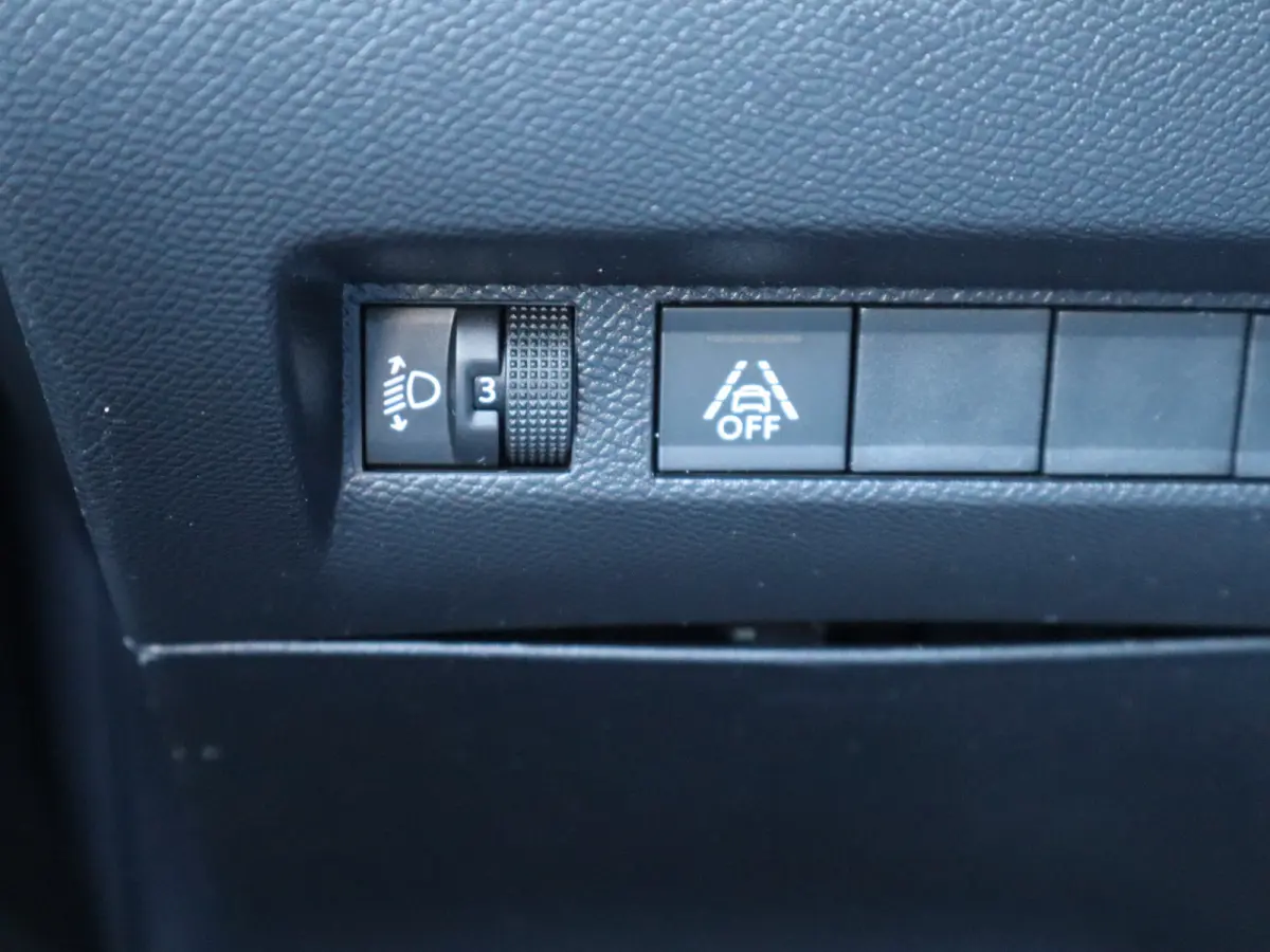 1.2 PureTech Blue Lease Active I 1ste eig. I Airco I BTW-auto I Navi I Carplay I PDC I Cruiscontrol I Dealeronderhouden I
