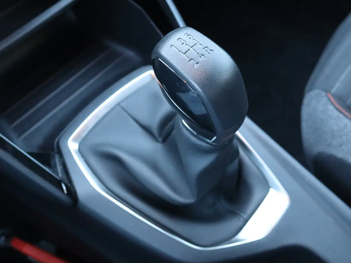 1.2 PureTech Blue Lease Active I 1ste eig. I Airco I BTW-auto I Navi I Carplay I PDC I Cruiscontrol I Dealeronderhouden I