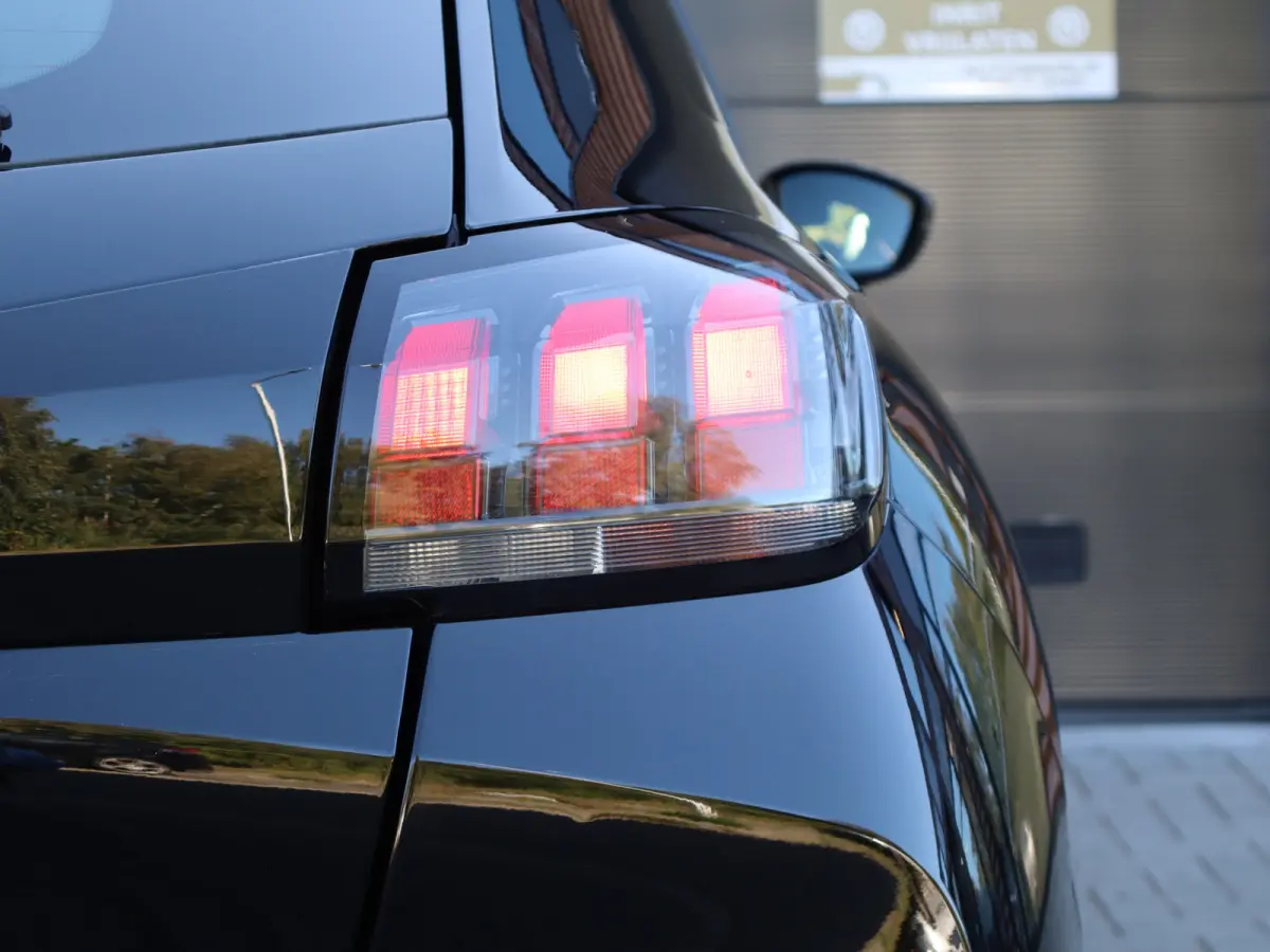 1.2 PureTech Blue Lease Active I 1ste eig. I Airco I BTW-auto I Navi I Carplay I PDC I Cruiscontrol I Dealeronderhouden I