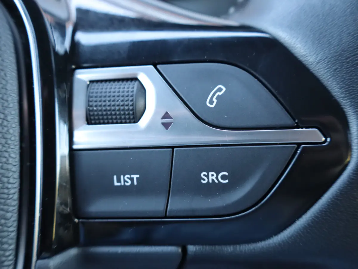 1.2 PureTech Blue Lease Active I 1ste eig. I Airco I BTW-auto I Navi I Carplay I PDC I Cruiscontrol I Dealeronderhouden I
