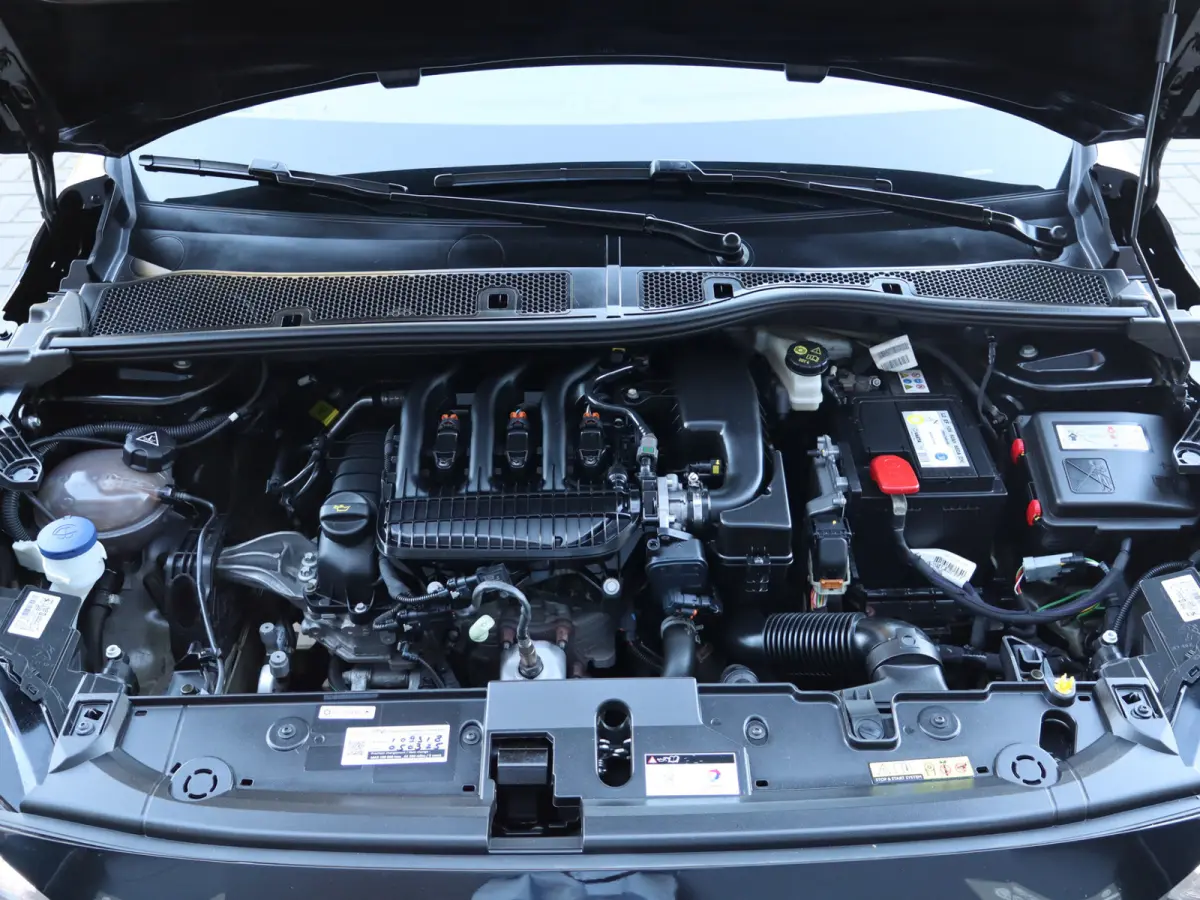 1.2 PureTech Blue Lease Active I 1ste eig. I Airco I BTW-auto I Navi I Carplay I PDC I Cruiscontrol I Dealeronderhouden I
