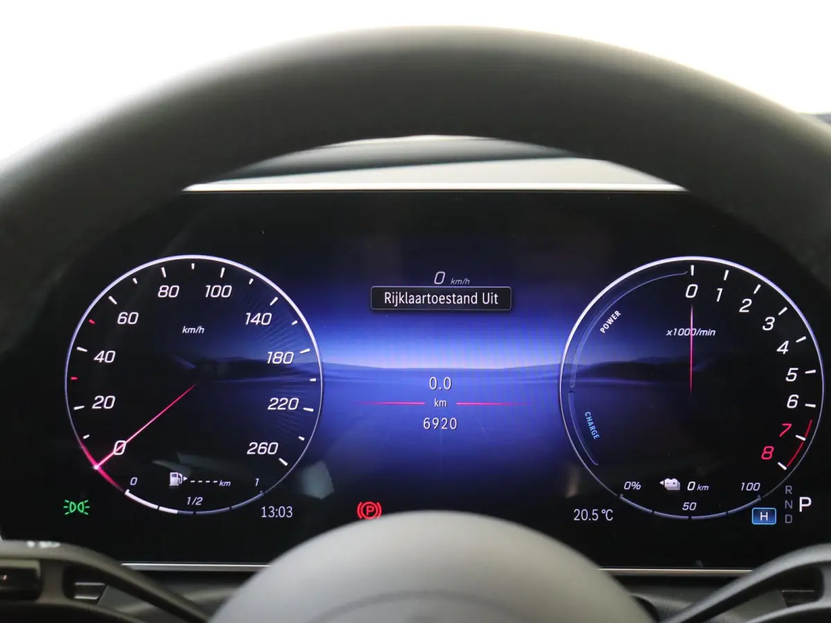 300 e Business Solution AMG Panoramadak / Memory Seats / 360 Camera / Multispaak / Stoelverwarming / Privacy Glass /