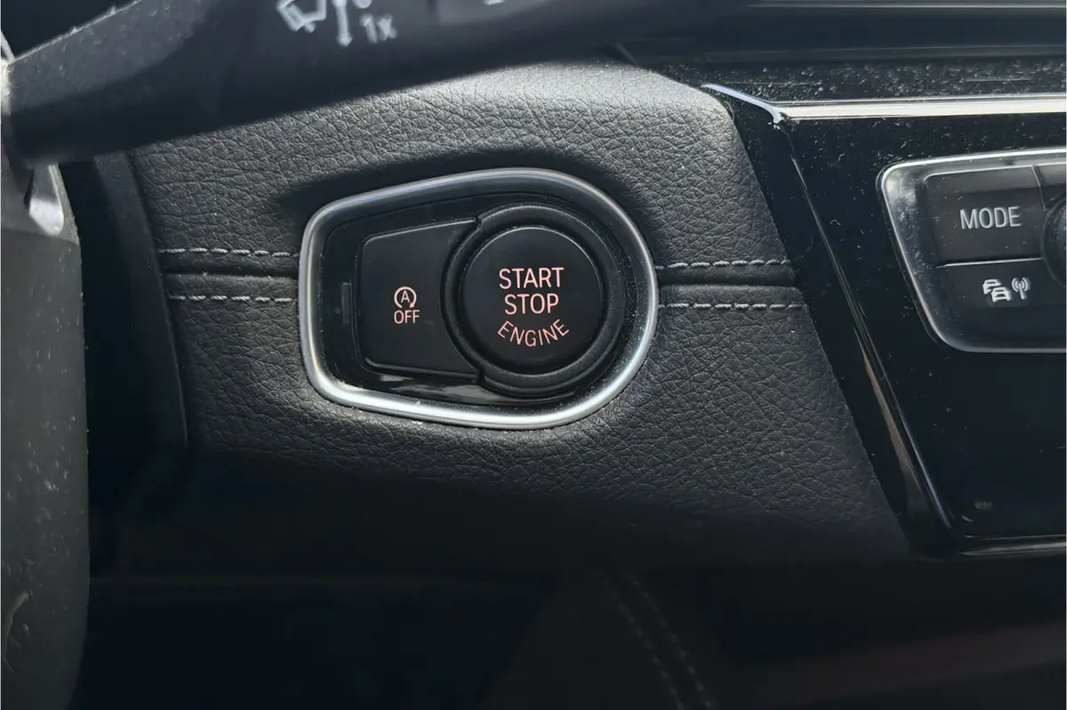 220d Sportline | Trekhaak | Harman Kardon | Sportstoel |