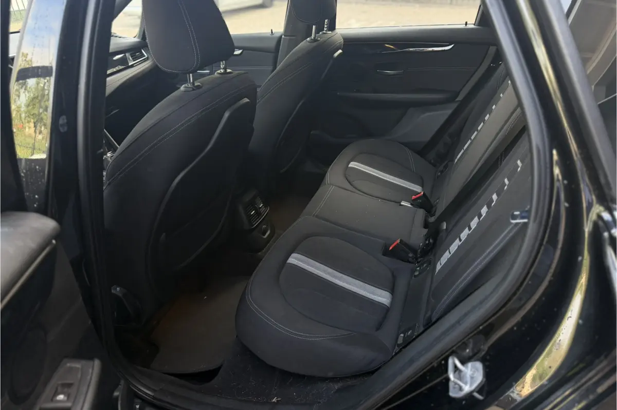 220d Sportline | Trekhaak | Harman Kardon | Sportstoel |