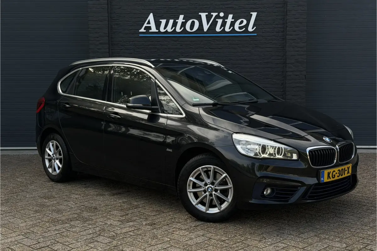 220d Sportline | Trekhaak | Harman Kardon | Sportstoel |