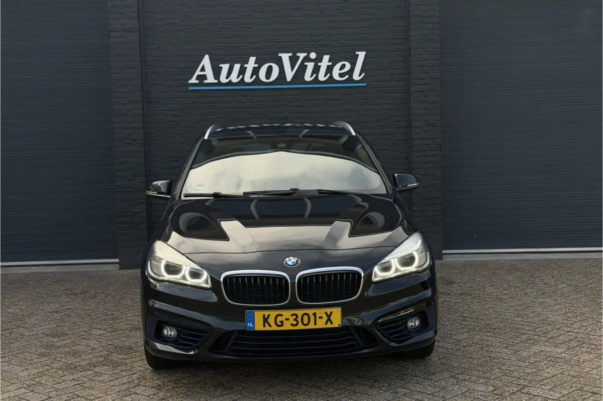 220d Sportline | Trekhaak | Harman Kardon | Sportstoel |