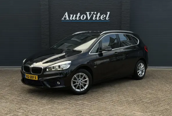 220d Sportline | Trekhaak | Harman Kardon | Sportstoel |