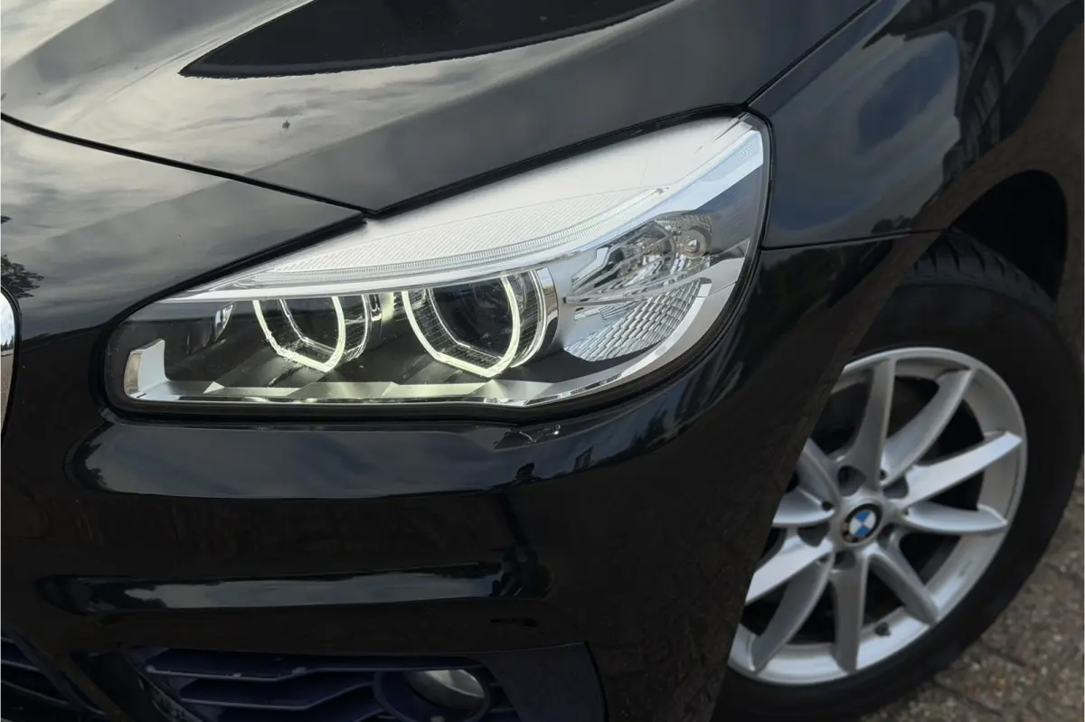 220d Sportline | Trekhaak | Harman Kardon | Sportstoel |