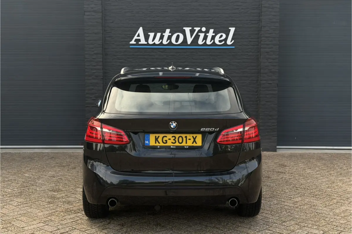 220d Sportline | Trekhaak | Harman Kardon | Sportstoel |