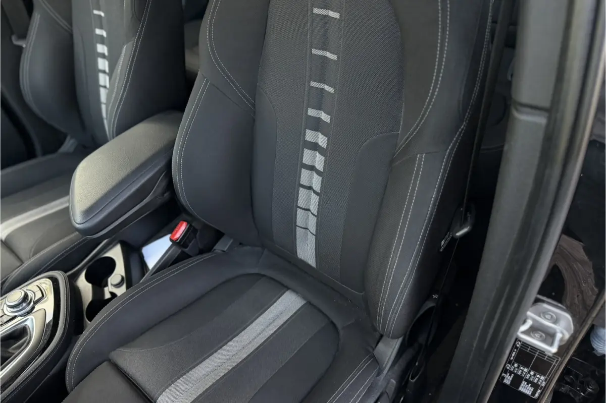 220d Sportline | Trekhaak | Harman Kardon | Sportstoel |