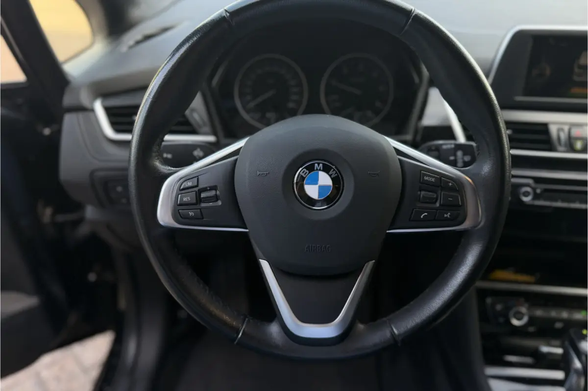 220d Sportline | Trekhaak | Harman Kardon | Sportstoel |