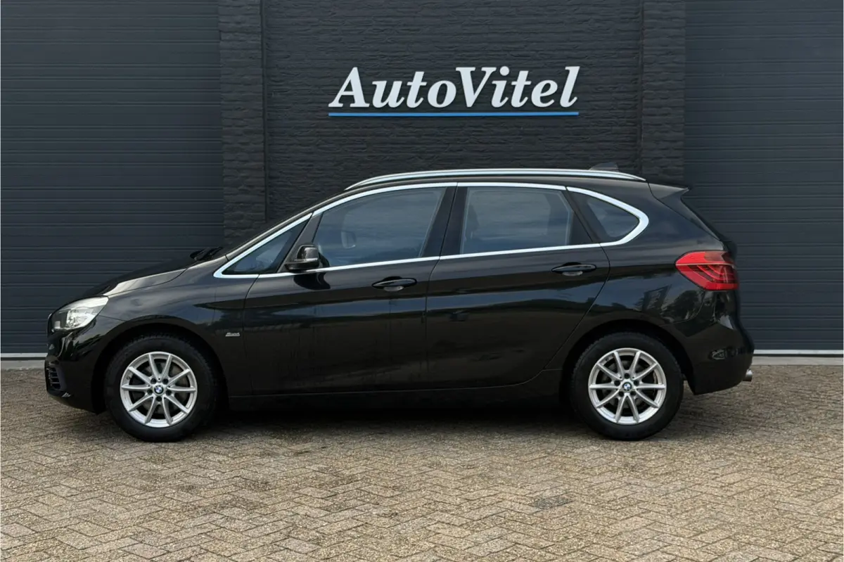 220d Sportline | Trekhaak | Harman Kardon | Sportstoel |