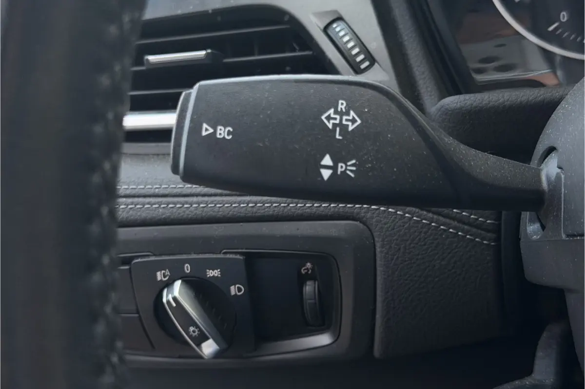 220d Sportline | Trekhaak | Harman Kardon | Sportstoel |