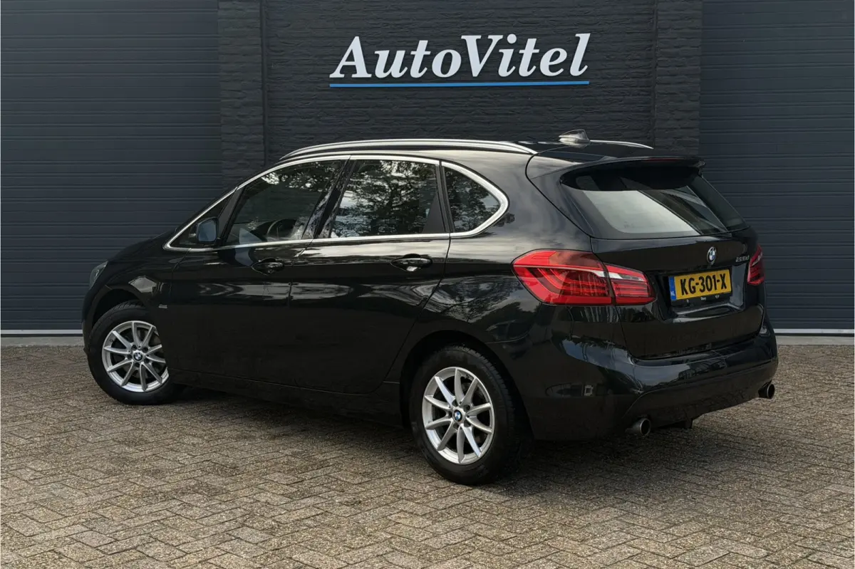 220d Sportline | Trekhaak | Harman Kardon | Sportstoel |