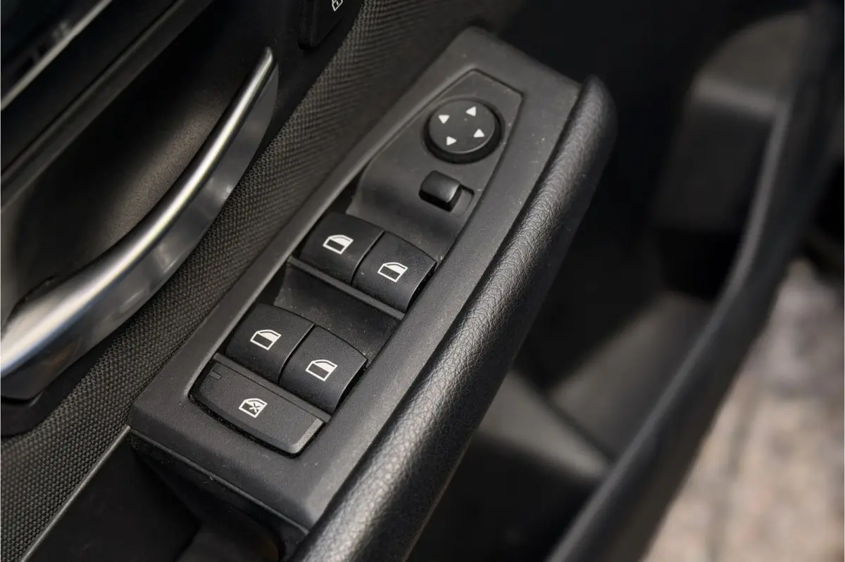 220d Sportline | Trekhaak | Harman Kardon | Sportstoel |