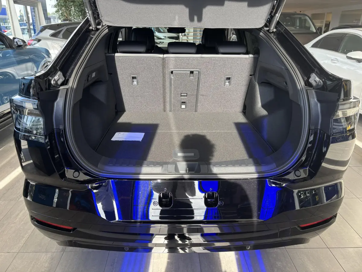 Select Extended Range RWD 79 kWh | Adaptive Cruise | Elek. AGR stoelen met memory | Dodehoekdetectie | Stoel/stuurverwarming | Elek. klep | Massagestoelen