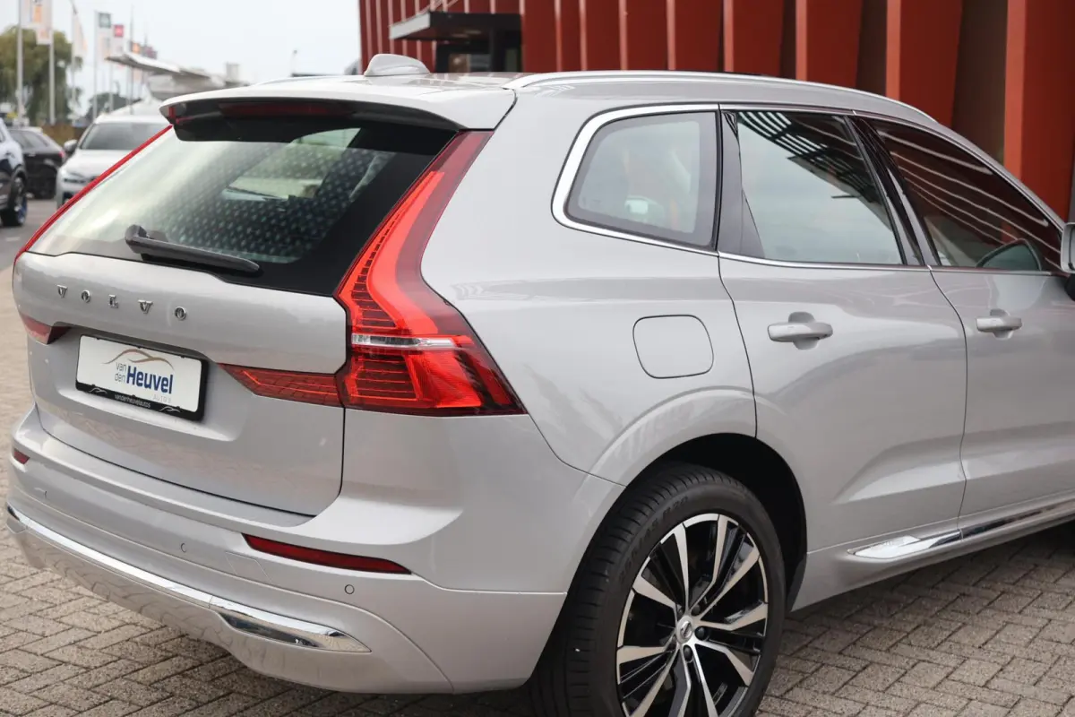 T6 Recharge AWD Ultimate Bright | Stoelverwarming | Trekhaak | Parkeercamera | HUD | Leder | H/K | BLIS | Pilot Assist | keyles