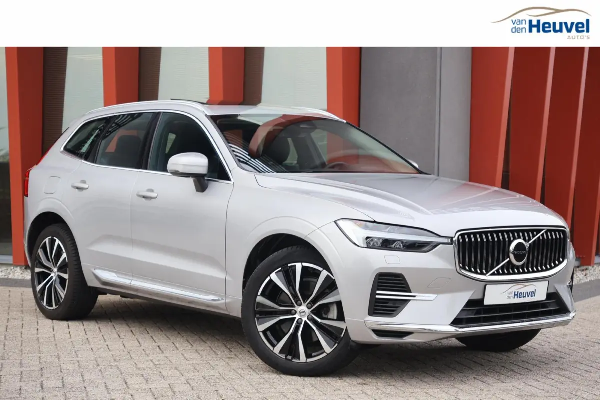 T6 Recharge AWD Ultimate Bright | Stoelverwarming | Trekhaak | Parkeercamera | HUD | Leder | H/K | BLIS | Pilot Assist | keyles
