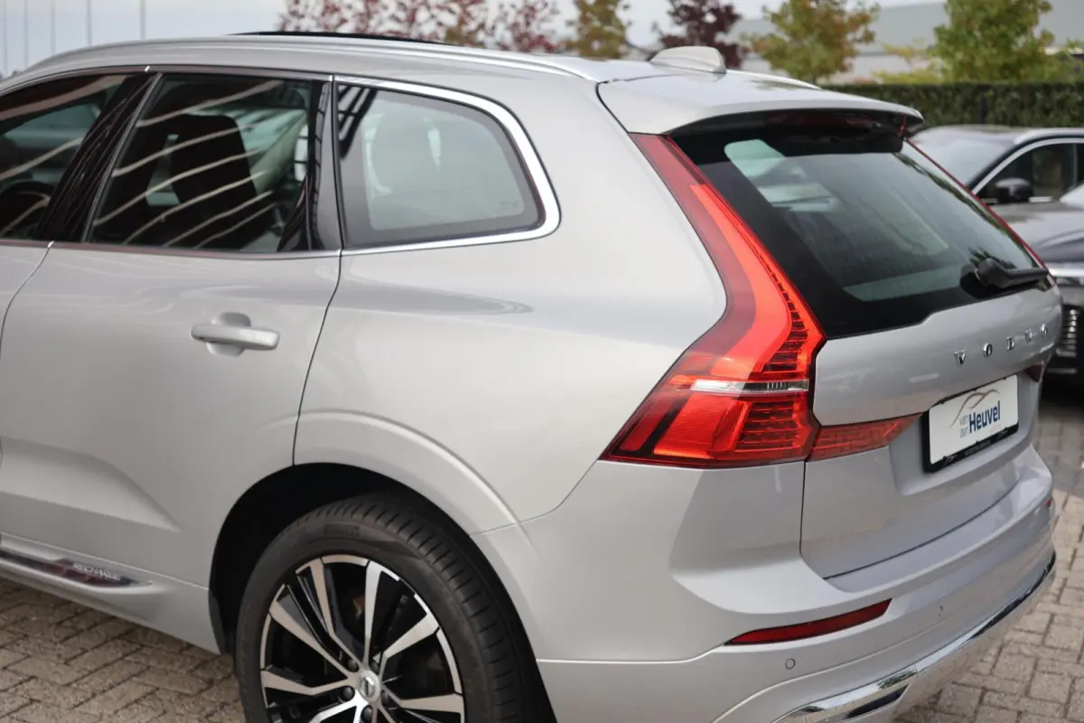 T6 Recharge AWD Ultimate Bright | Stoelverwarming | Trekhaak | Parkeercamera | HUD | Leder | H/K | BLIS | Pilot Assist | keyles