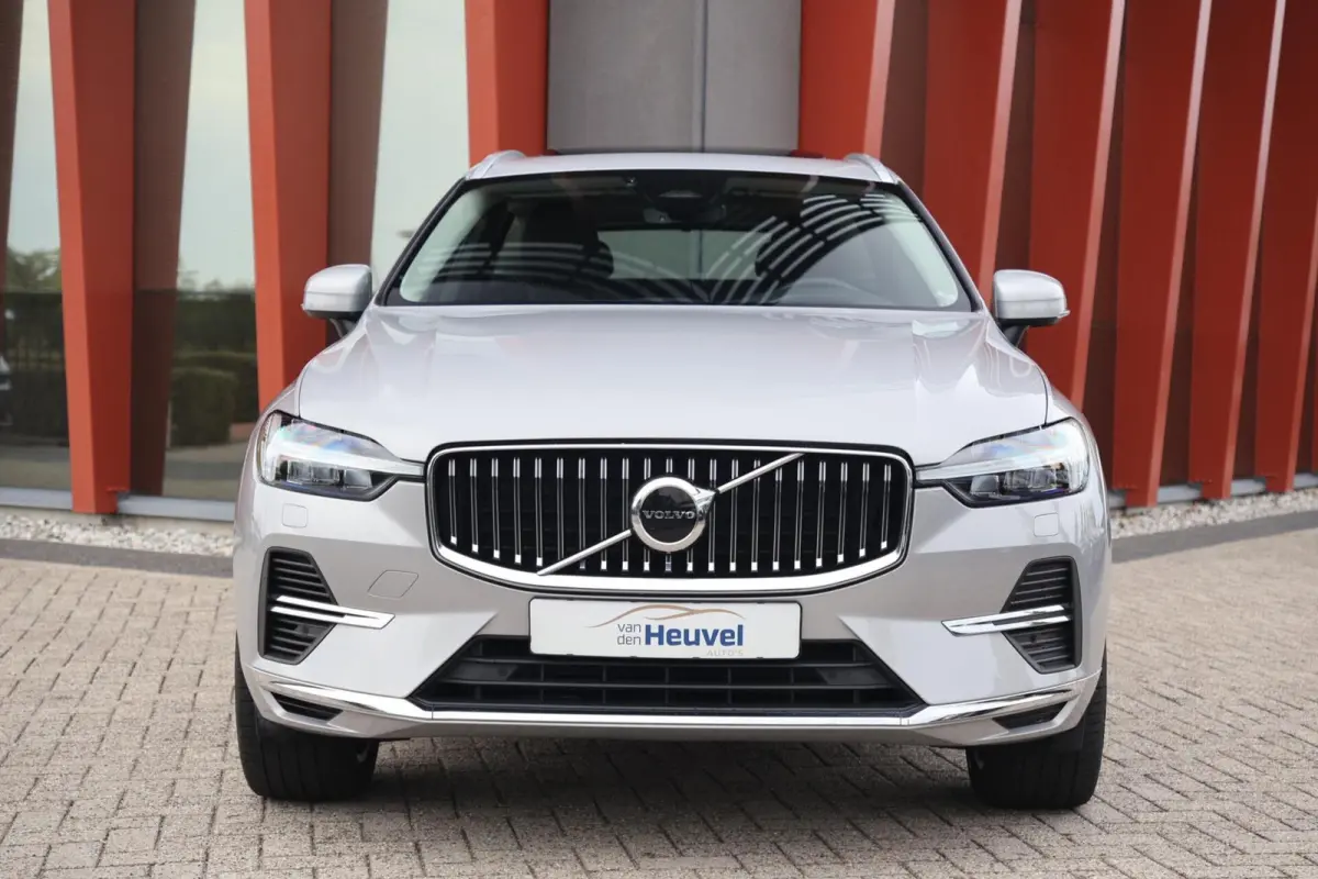 T6 Recharge AWD Ultimate Bright | Stoelverwarming | Trekhaak | Parkeercamera | HUD | Leder | H/K | BLIS | Pilot Assist | keyles