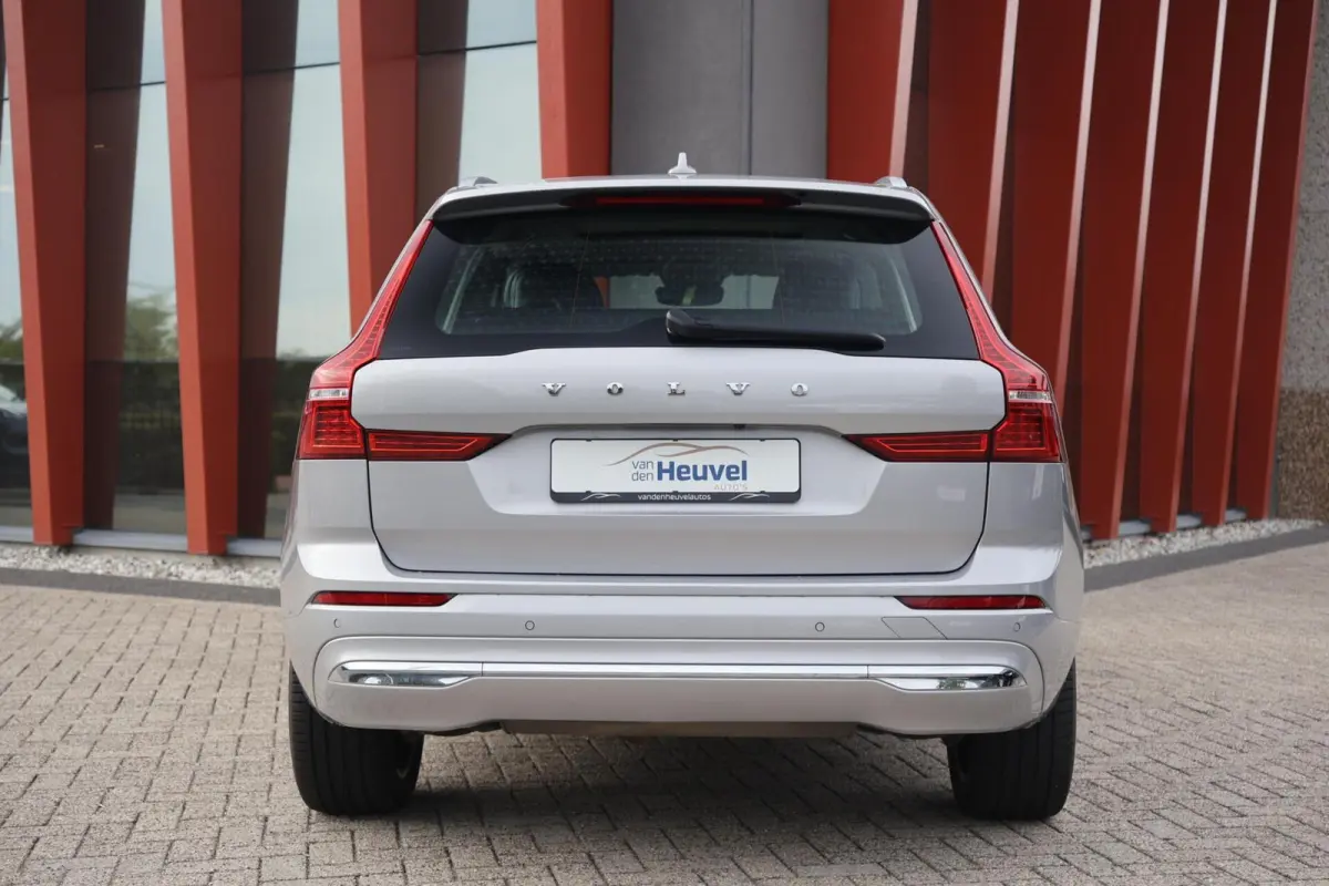 T6 Recharge AWD Ultimate Bright | Stoelverwarming | Trekhaak | Parkeercamera | HUD | Leder | H/K | BLIS | Pilot Assist | keyles