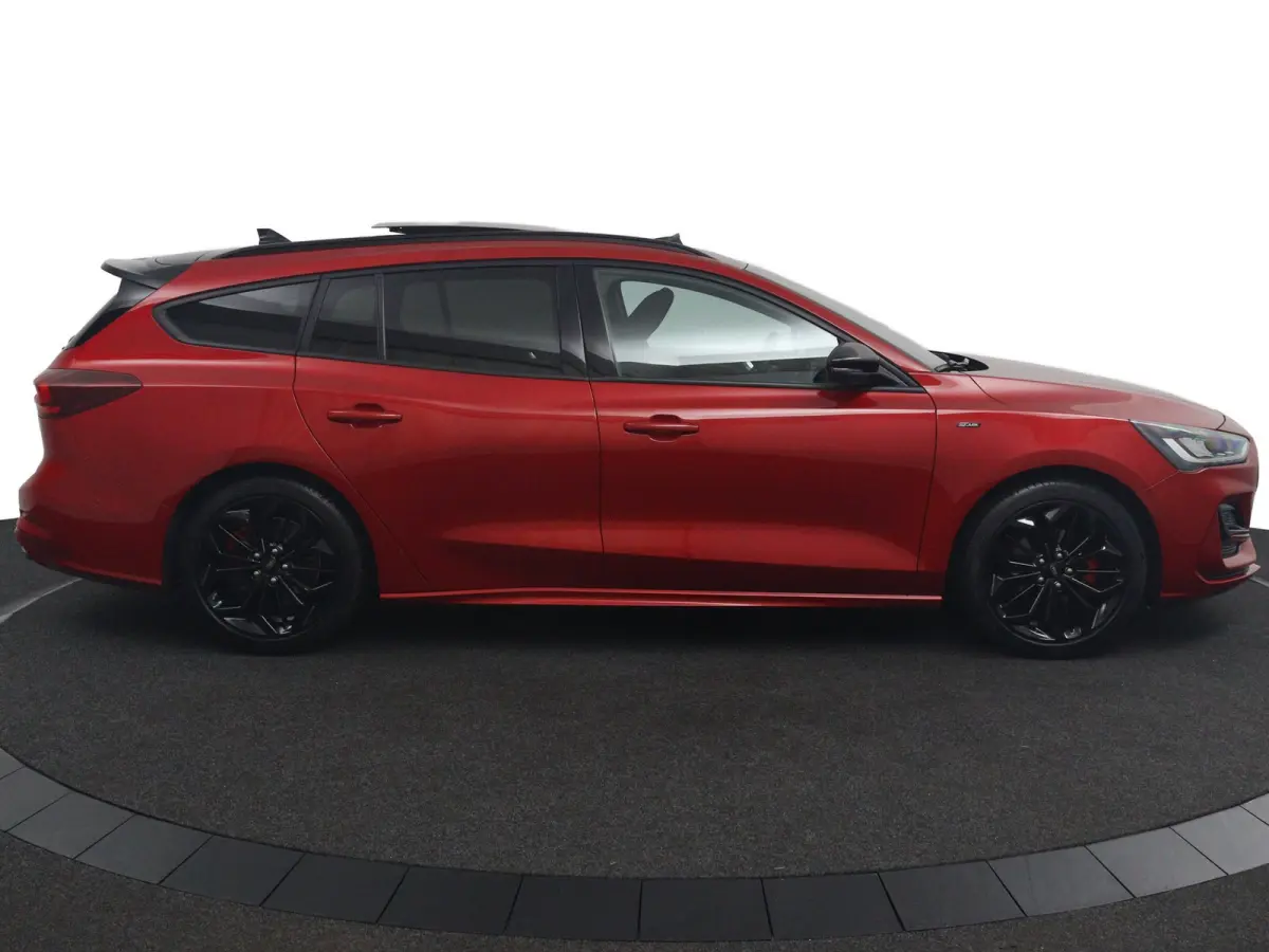 1.0 EcoBoost ST Line X Black Edition | Black edition | Panoramadak | AGR Stoel | 18 Inch | B&O Audio | Winterpack | Adaptive Cruise | Camera