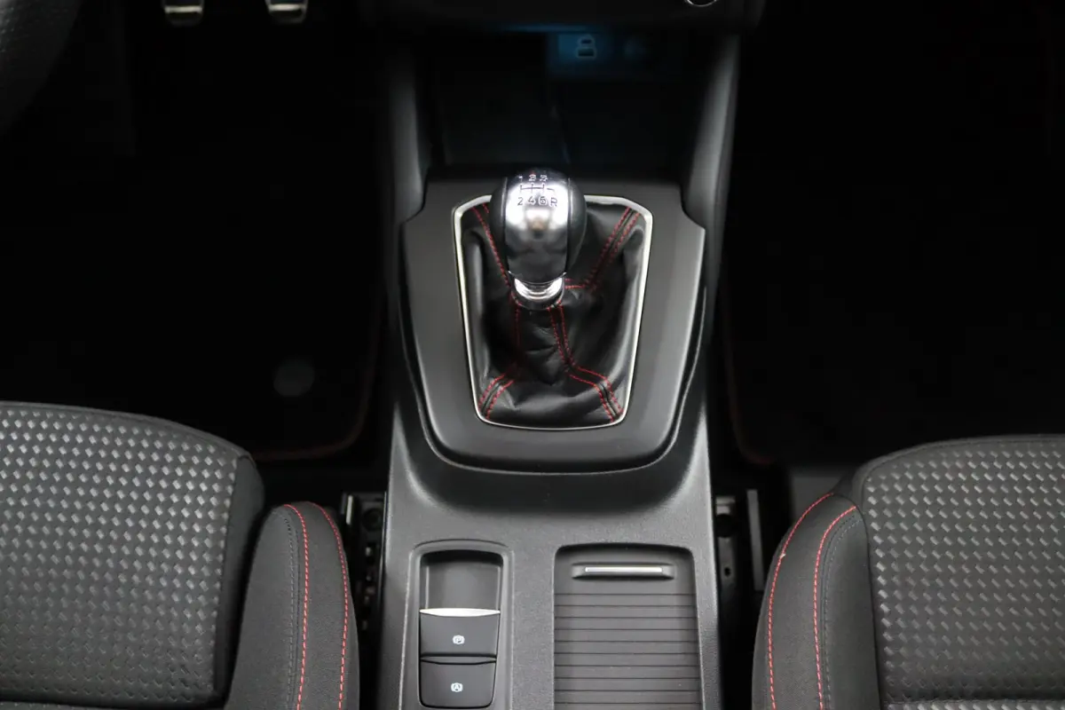 1.0 EcoBoost ST Line X Black Edition | Black edition | Panoramadak | AGR Stoel | 18 Inch | B&O Audio | Winterpack | Adaptive Cruise | Camera