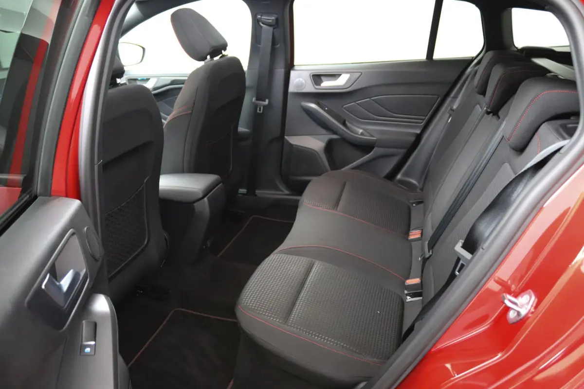 1.0 EcoBoost ST Line X Black Edition | Black edition | Panoramadak | AGR Stoel | 18 Inch | B&O Audio | Winterpack | Adaptive Cruise | Camera