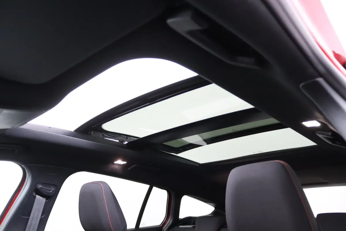 1.0 EcoBoost ST Line X Black Edition | Black edition | Panoramadak | AGR Stoel | 18 Inch | B&O Audio | Winterpack | Adaptive Cruise | Camera