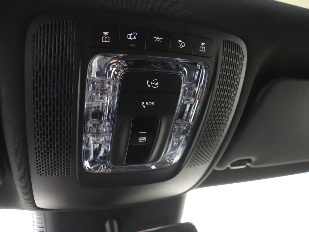 180 AMG Line Panoramadak / Keyless / Nightpakket / Parkeercamera / Sfeerverlichting /