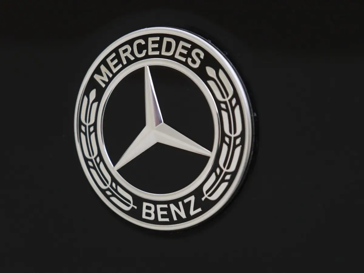 180 AMG Line Panoramadak / Keyless / Nightpakket / Parkeercamera / Sfeerverlichting /