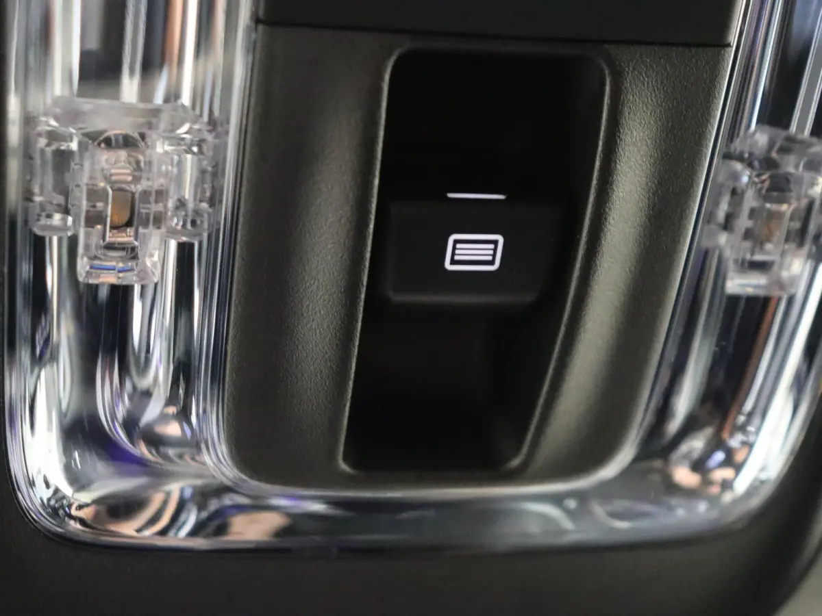 180 AMG Line Panoramadak / Keyless / Nightpakket / Parkeercamera / Sfeerverlichting /
