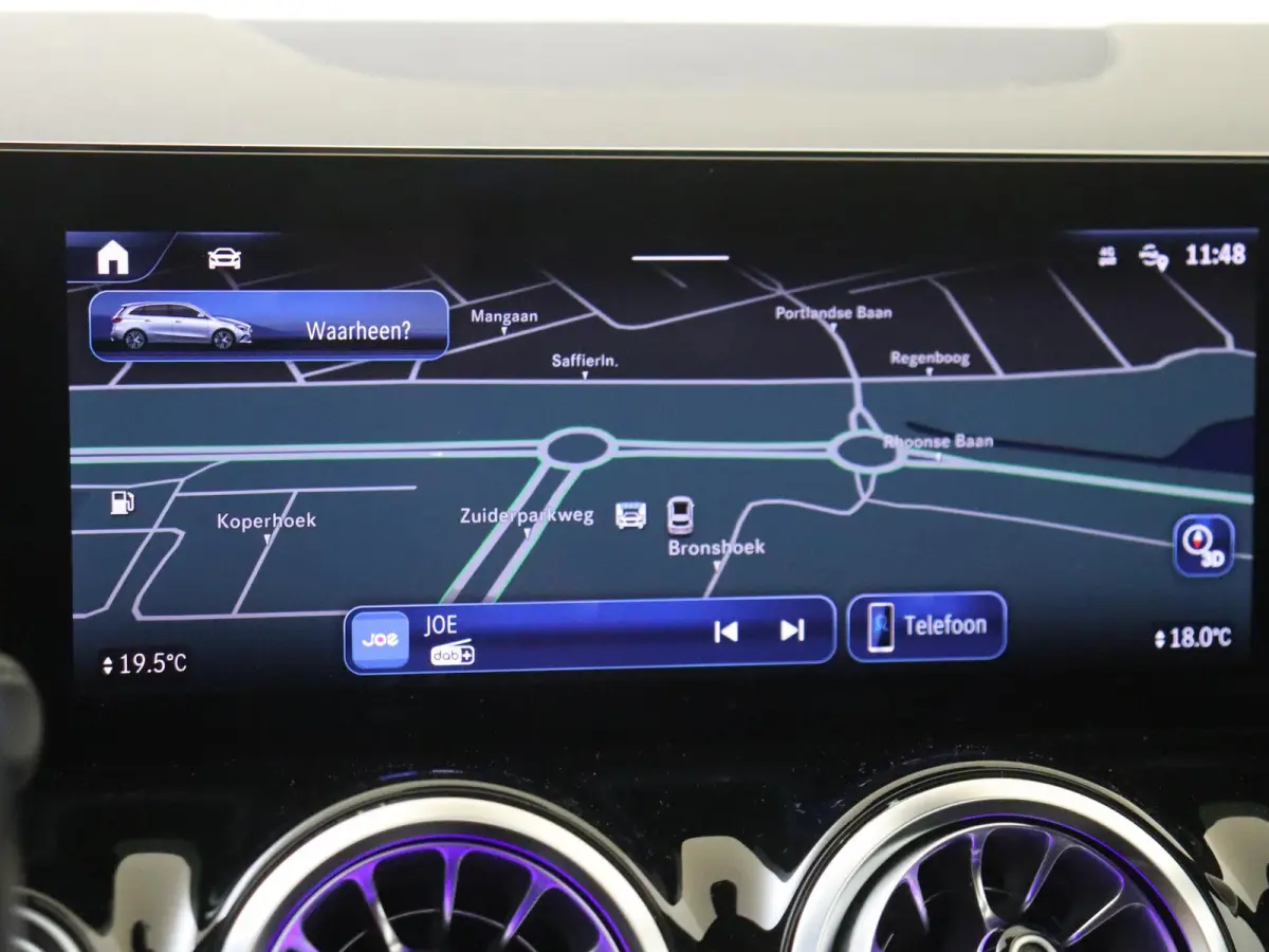 180 AMG Line Panoramadak / Keyless / Nightpakket / Parkeercamera / Sfeerverlichting /