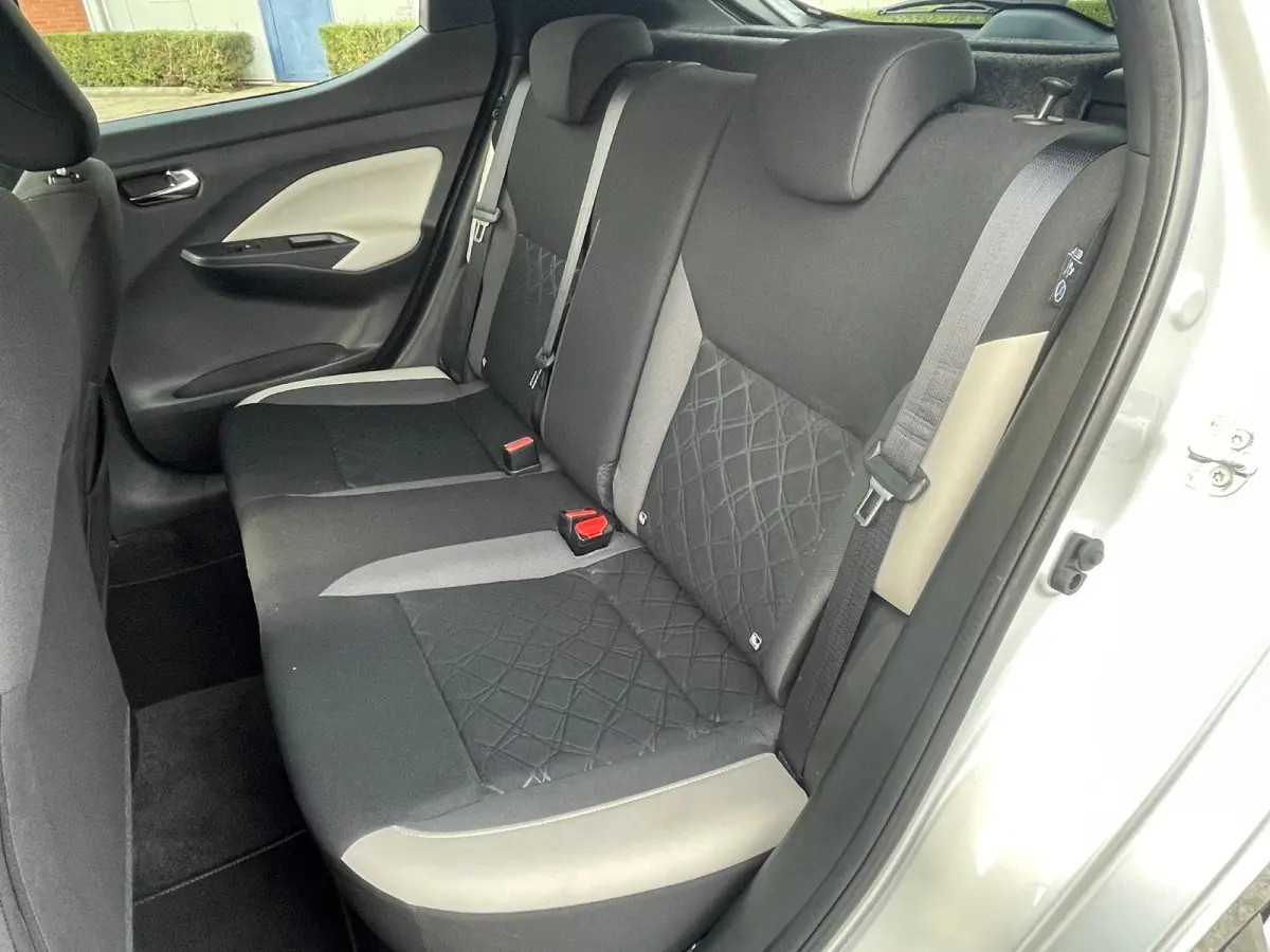 1.0 IG-T N-Connecta | NL-auto | navigatie | camera | eerste eigenaar