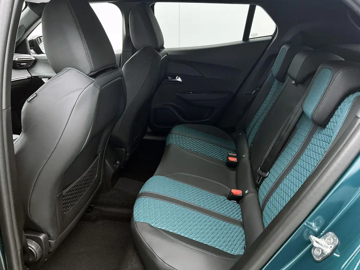1.2 145pk Hybrid Envy Automaat | Navigatie | Adaptieve Cruise Control | Camera | 17"LMV | LED | Climate Control | Draadloze Telefoonlader |