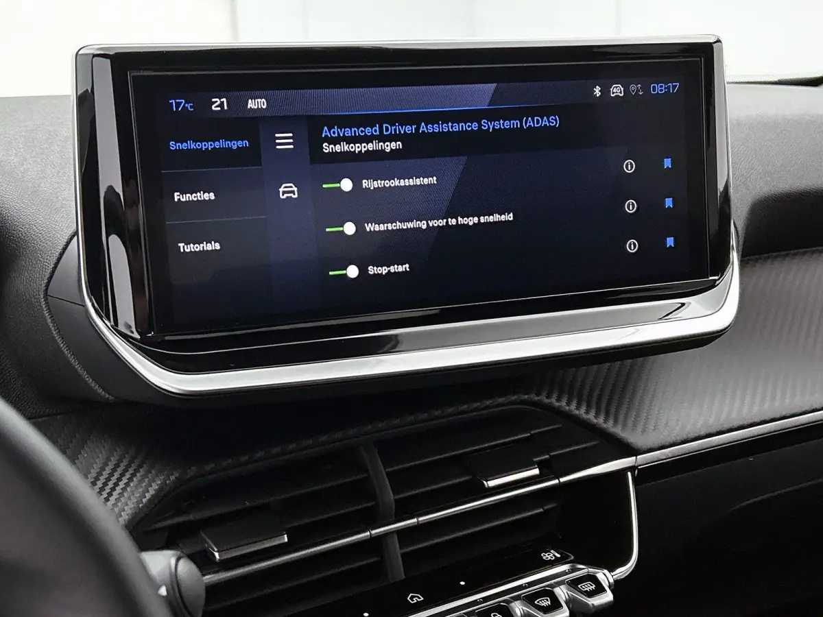 1.2 145pk Hybrid Envy Automaat | Navigatie | Adaptieve Cruise Control | Camera | 17"LMV | LED | Climate Control | Draadloze Telefoonlader |