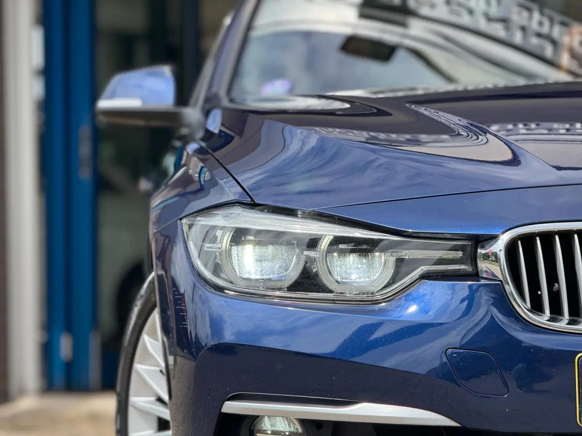 320i Luxury 2019 AUT PANO NAVI LEDER NAP