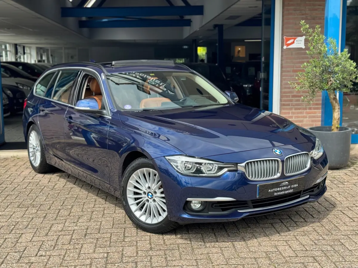 320i Luxury 2019 AUT PANO NAVI LEDER NAP