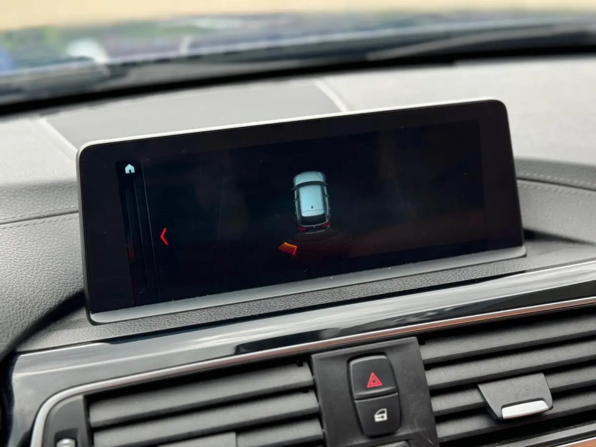 320i Luxury 2019 AUT PANO NAVI LEDER NAP