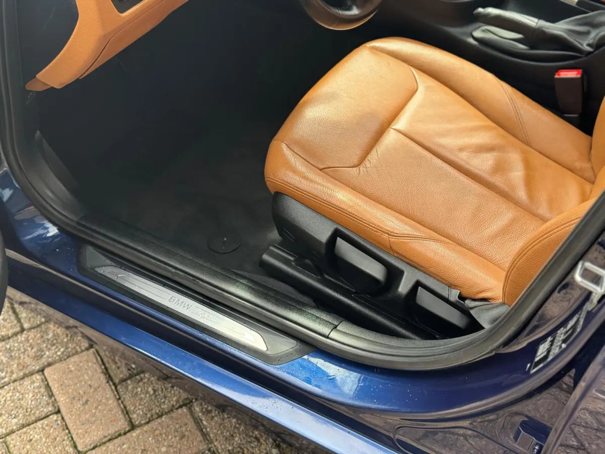 320i Luxury 2019 AUT PANO NAVI LEDER NAP