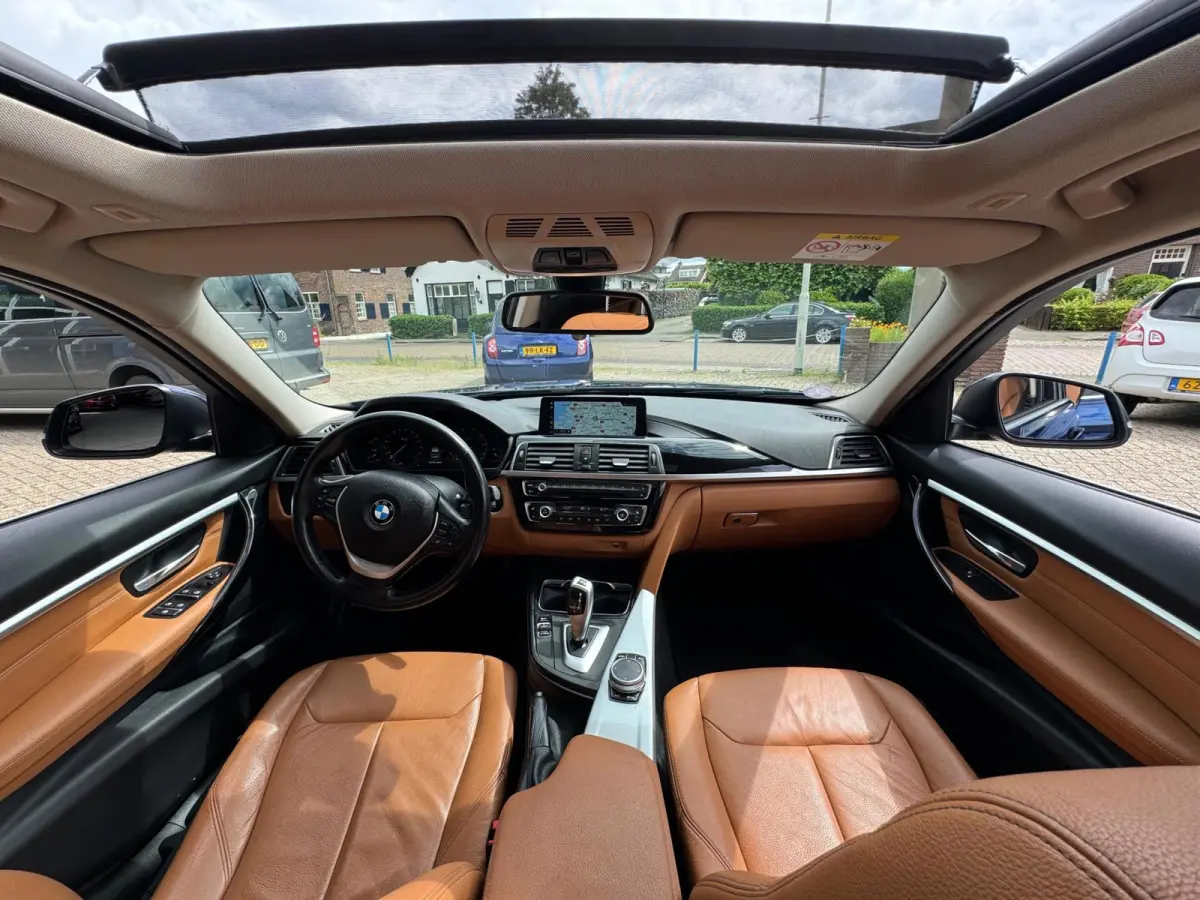 320i Luxury 2019 AUT PANO NAVI LEDER NAP