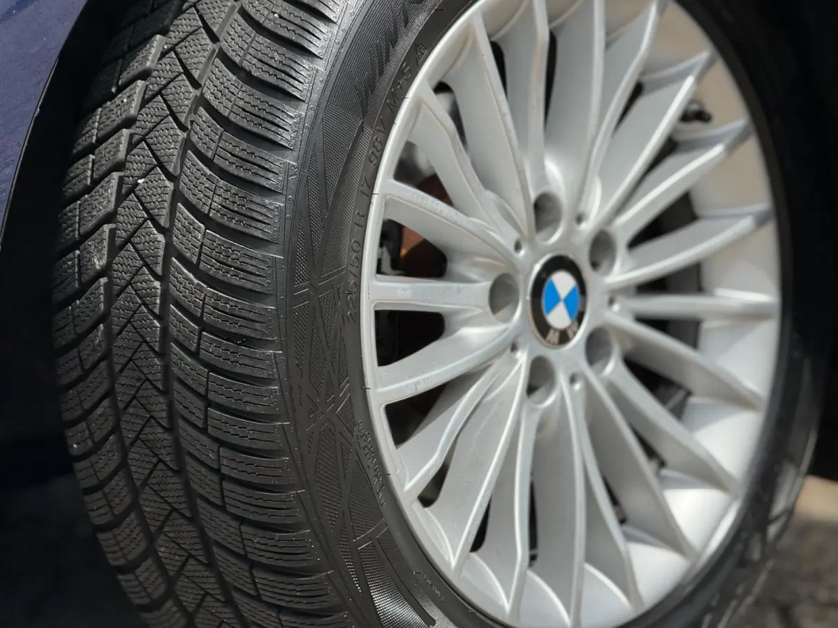 320i Luxury 2019 AUT PANO NAVI LEDER NAP