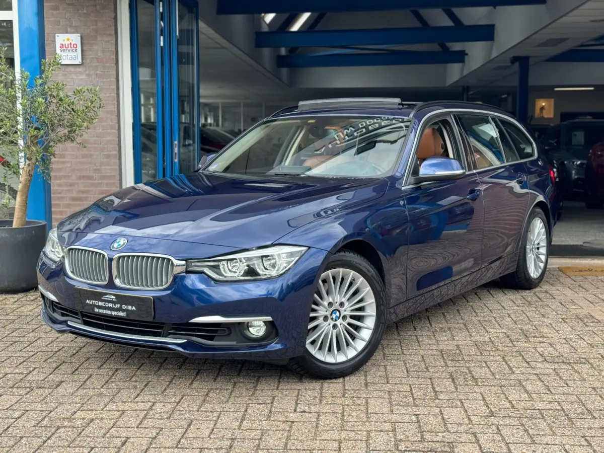 320i Luxury 2019 AUT PANO NAVI LEDER NAP