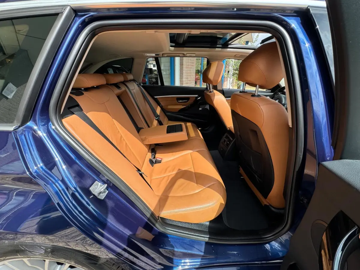 320i Luxury 2019 AUT PANO NAVI LEDER NAP